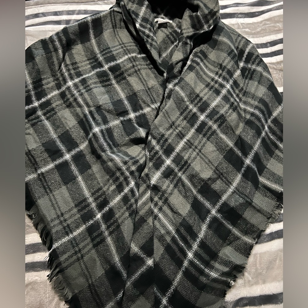 Collectioneighteen Poncho
